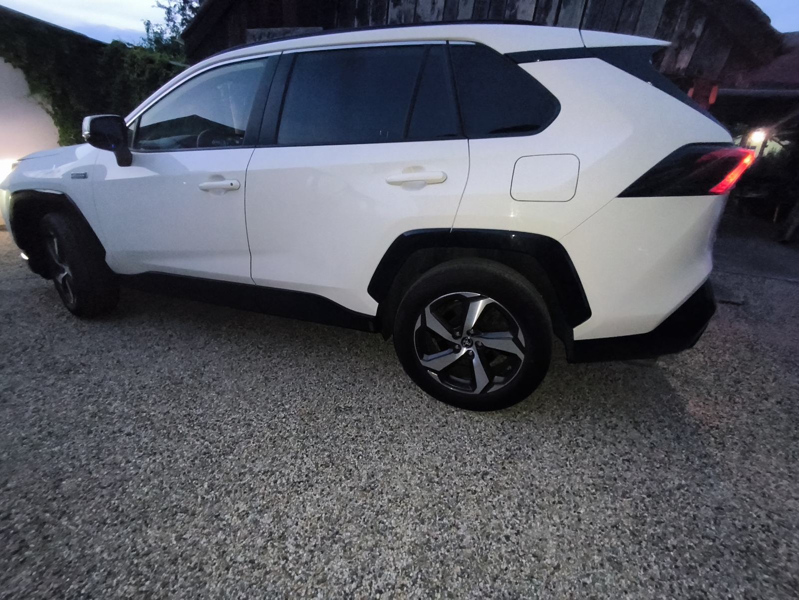 Toyota RAV4 Plug in Hibryd Executive, fotografija 12