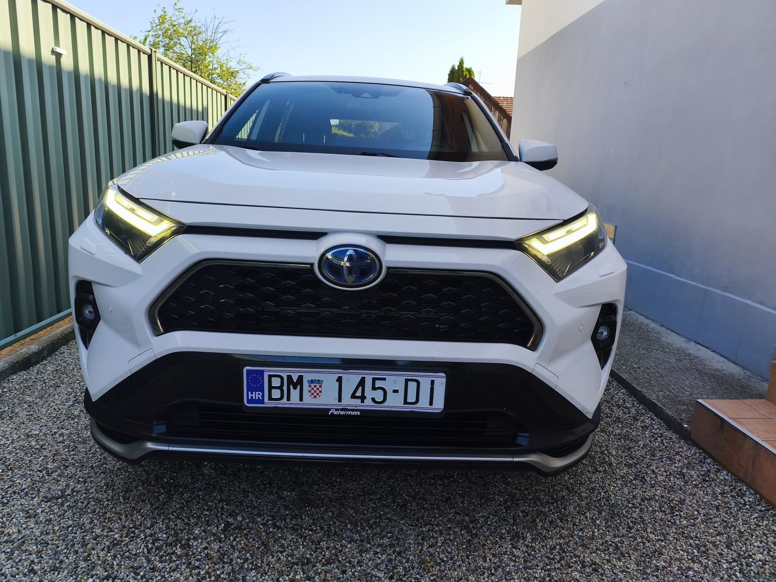 Toyota RAV4 Plug in Hibryd Executive, fotografija 4