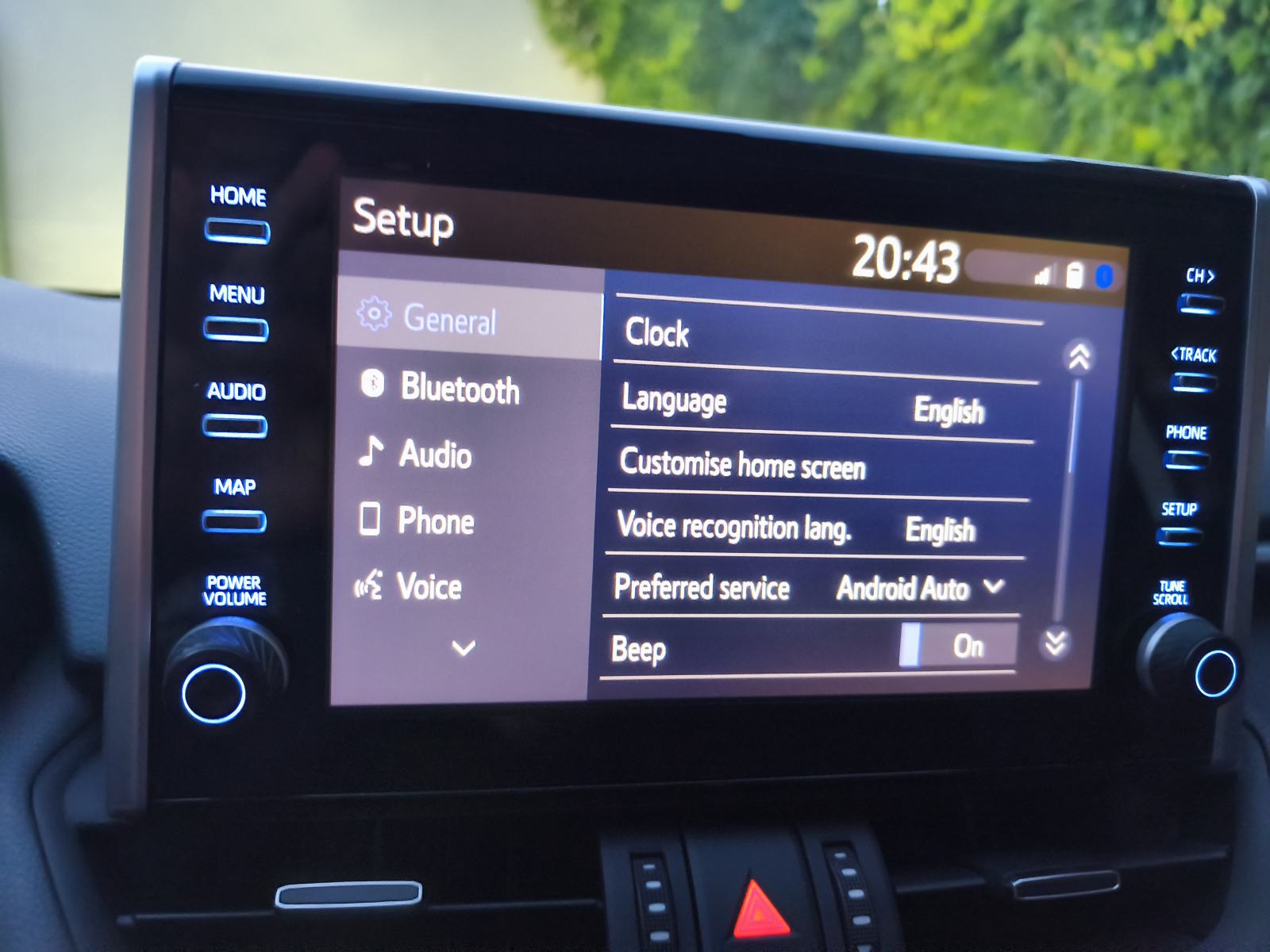Toyota RAV4 Plug in Hibryd Executive, fotografija 17