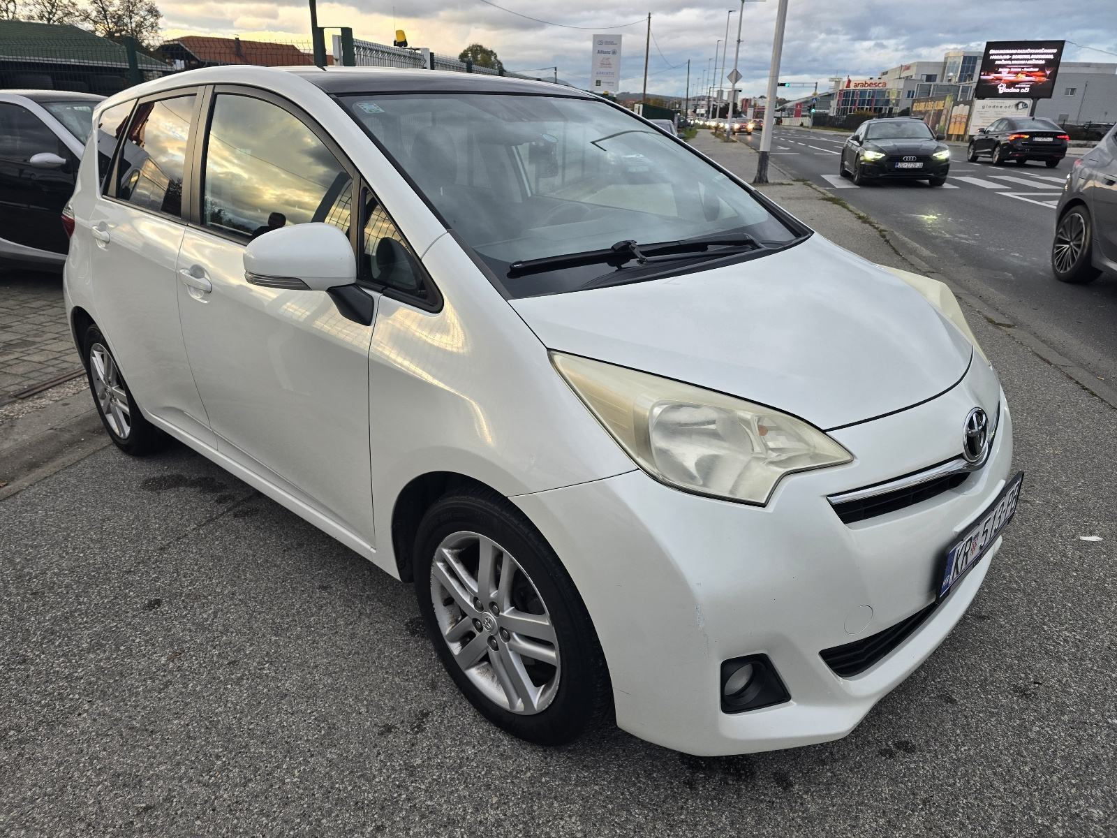 Toyota Verso-S 1.4 D-4-D, pogled izvana - slika 1