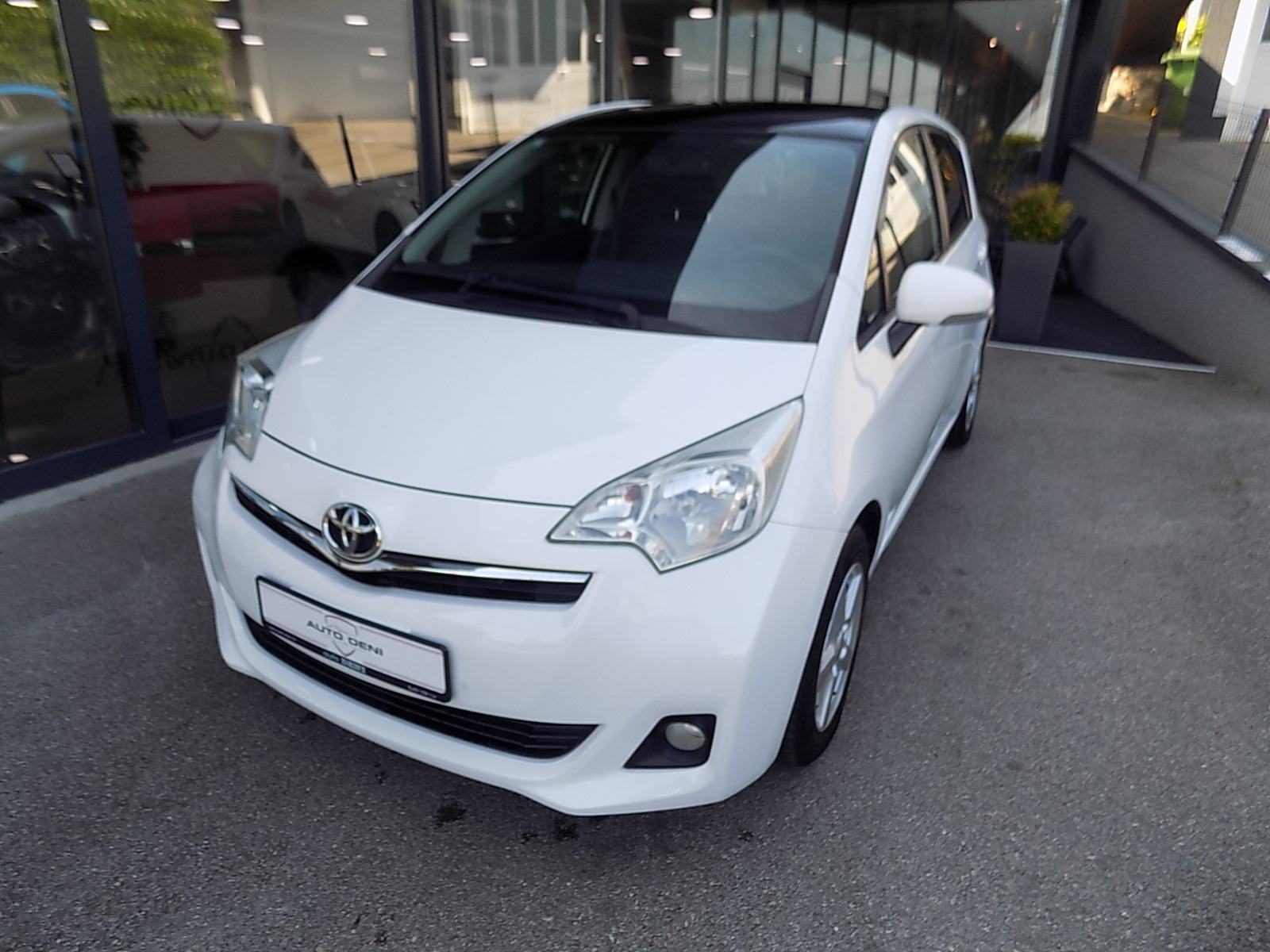 Toyota Verso-S 1.4 D4D Panorama, fotografija 2