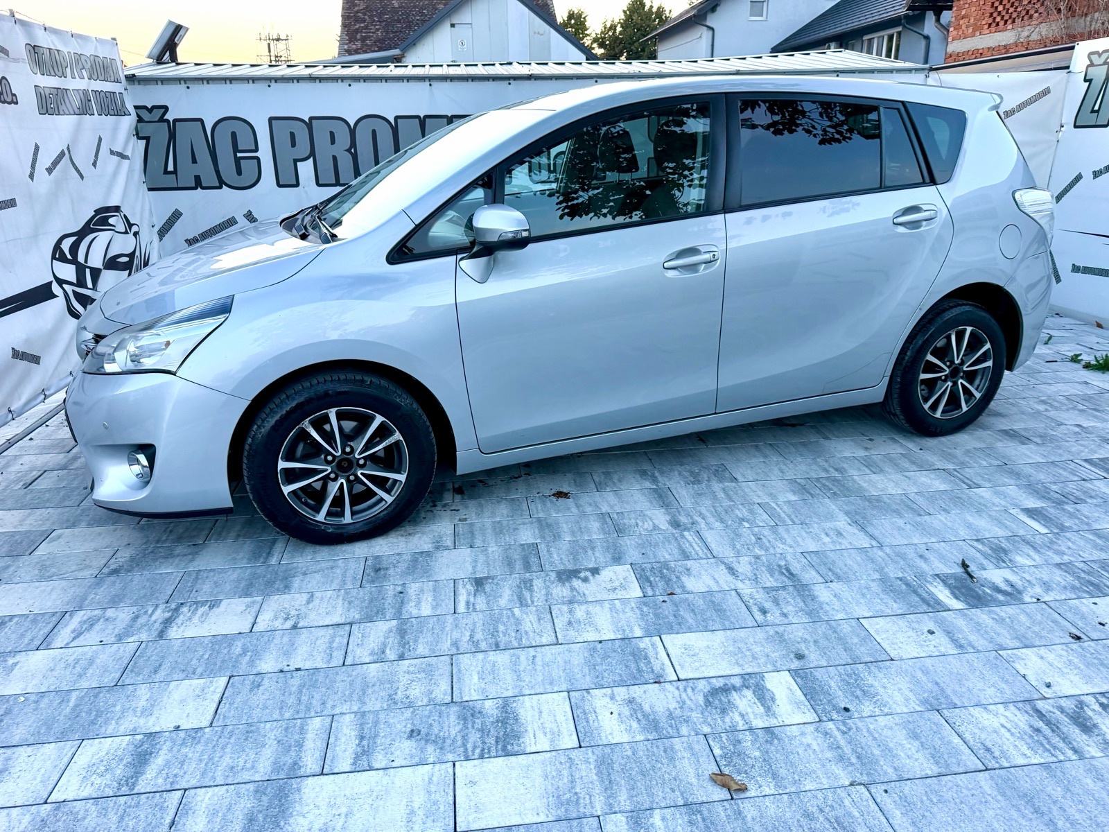 Toyota Verso 1,6 D-4D 7 SJ # 248 TKM# =PANORAMA= KO NOV = KRED - KART, fotografija 16