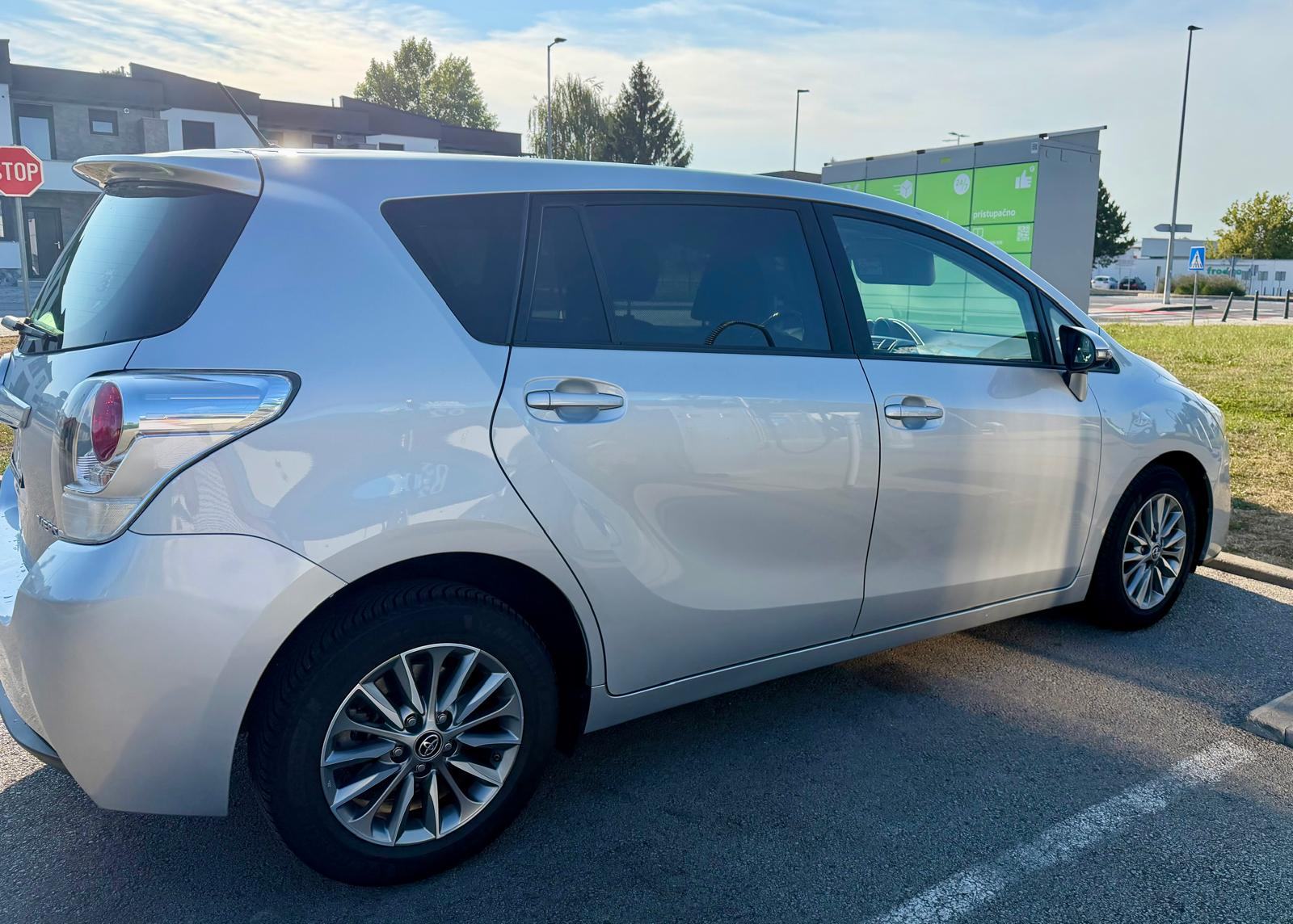 Toyota Verso 1,6 D-4D | PRVA REG. 2018 | 7 SJED | PANORAMA | KAMERA, fotografija 6