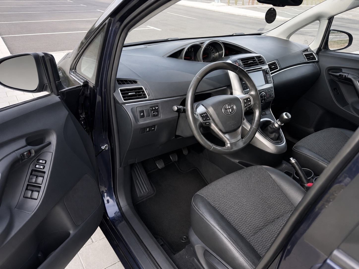 Toyota Verso 1,6 D-4D SOL - 2016 - FULL OPREMA - KAO NOVA, fotografija 9