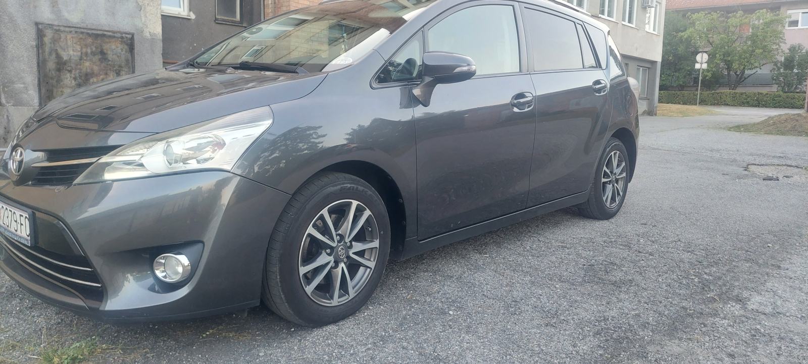 Toyota Verso 2,0 D-4D, fotografija 3
