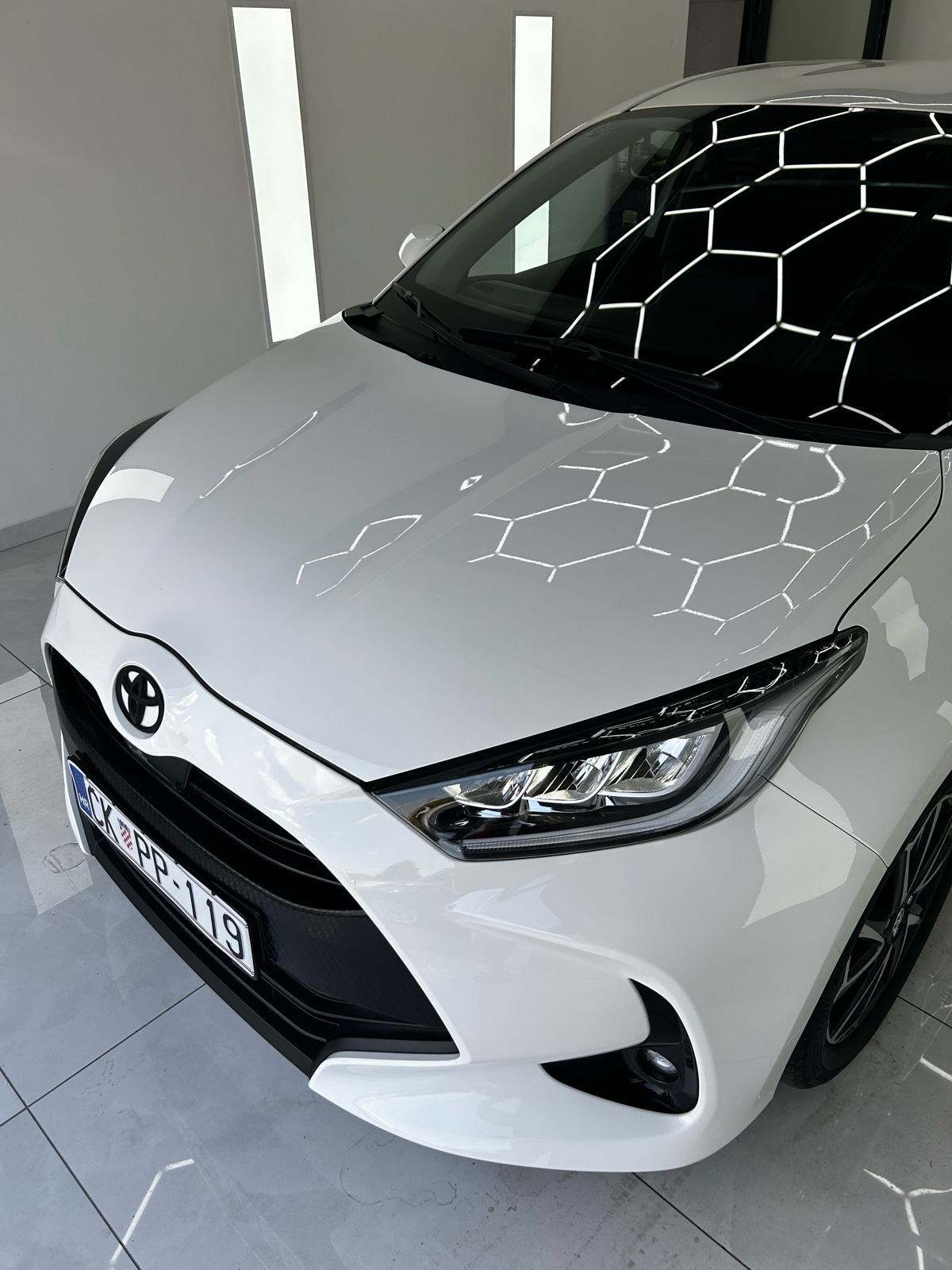 Toyota Yaris 1,0,2022,LED,TVORNICKA GARANCIJA DO 2032/TOP STANJE, fotografija 3