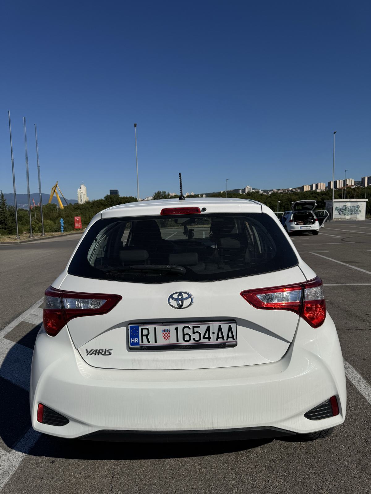 Toyota Yaris 1,0, fotografija 2