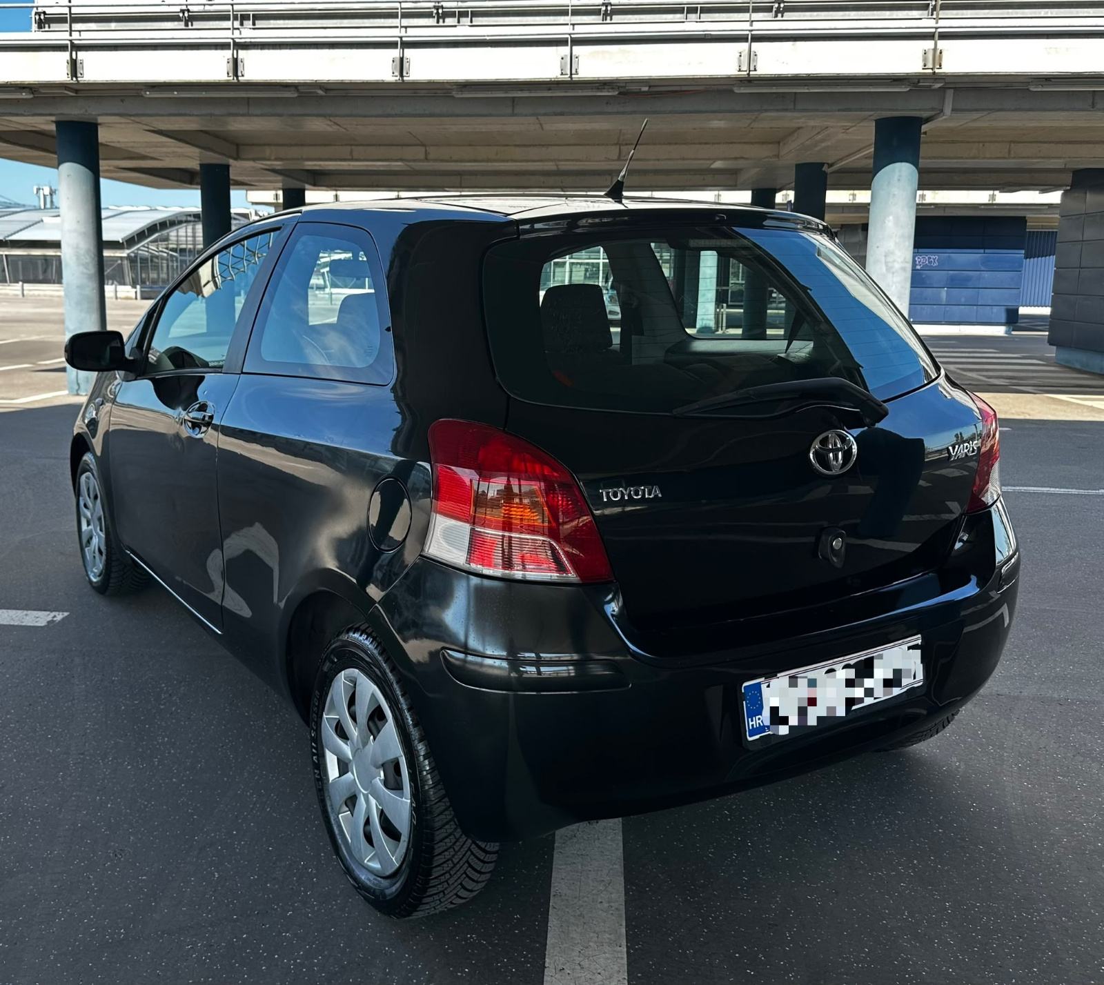 Toyota Yaris 1,0 VVT-i*124TKM*Klima*Reg. 10/2026*Odlično stanje*, fotografija 8