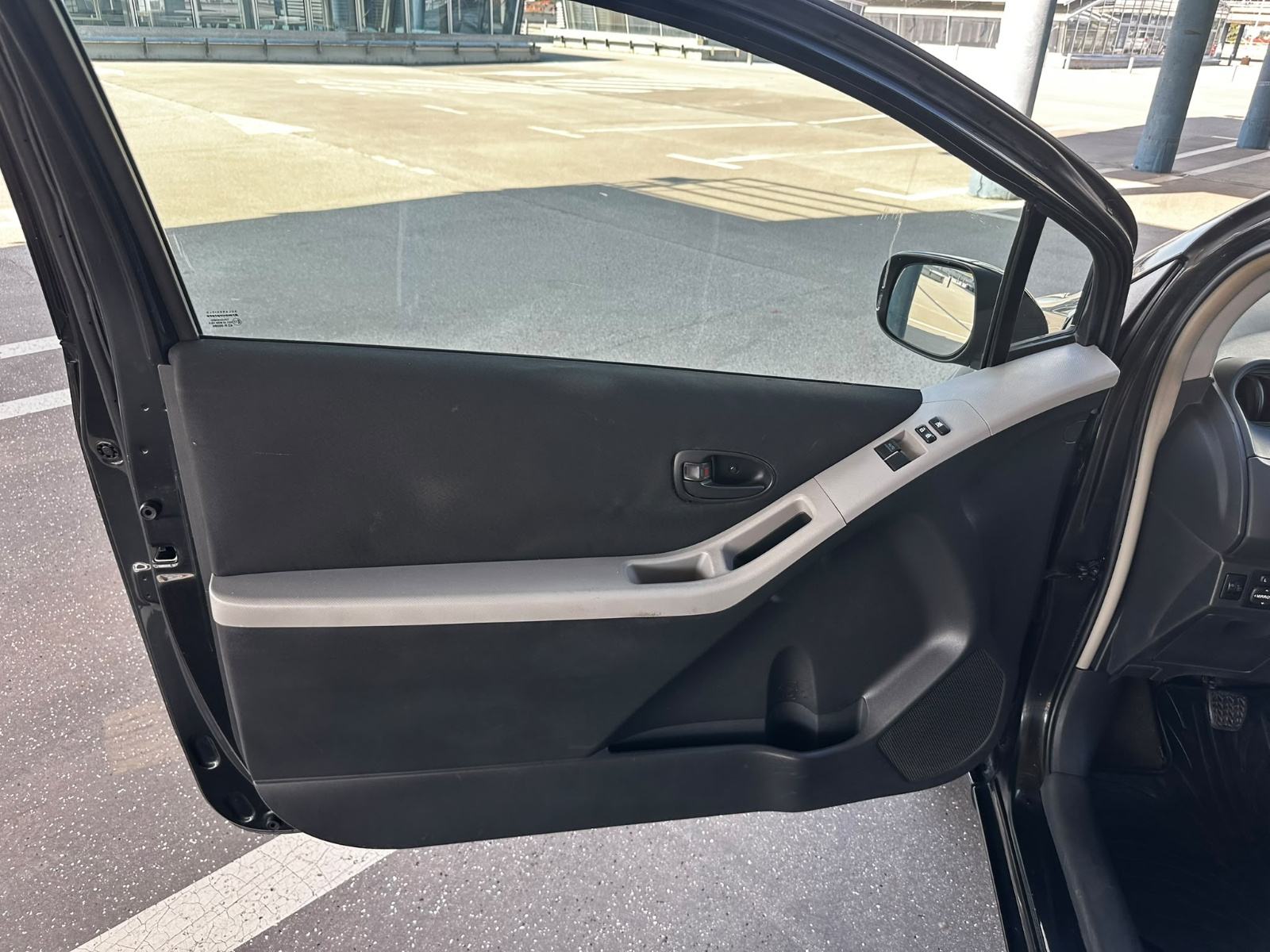 Toyota Yaris 1,0 VVT-i*124TKM*Klima*Reg. 10/2026*Odlično stanje*, fotografija 11