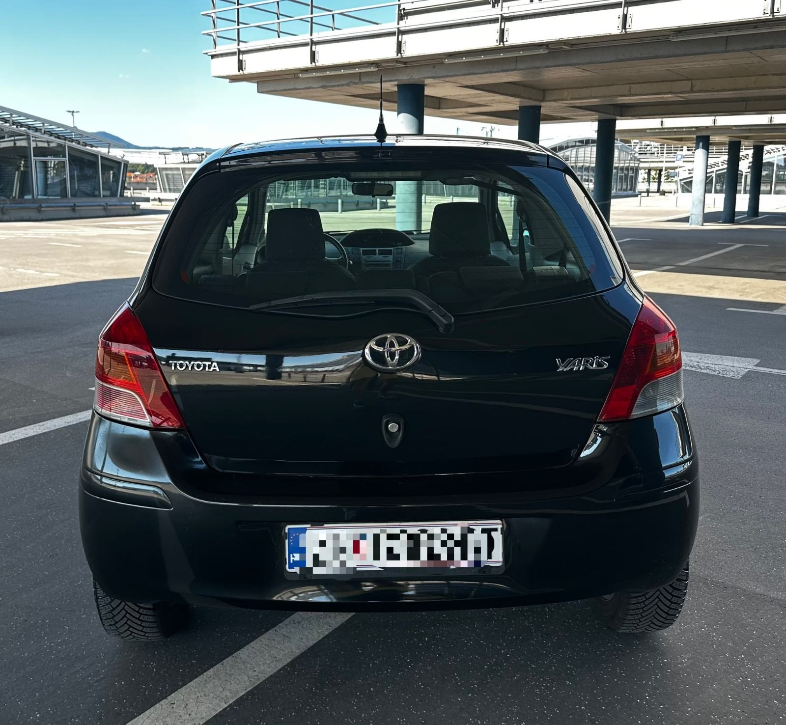 Toyota Yaris 1,0 VVT-i*124TKM*Klima*Reg. 10/2026*Odlično stanje*, fotografija 7