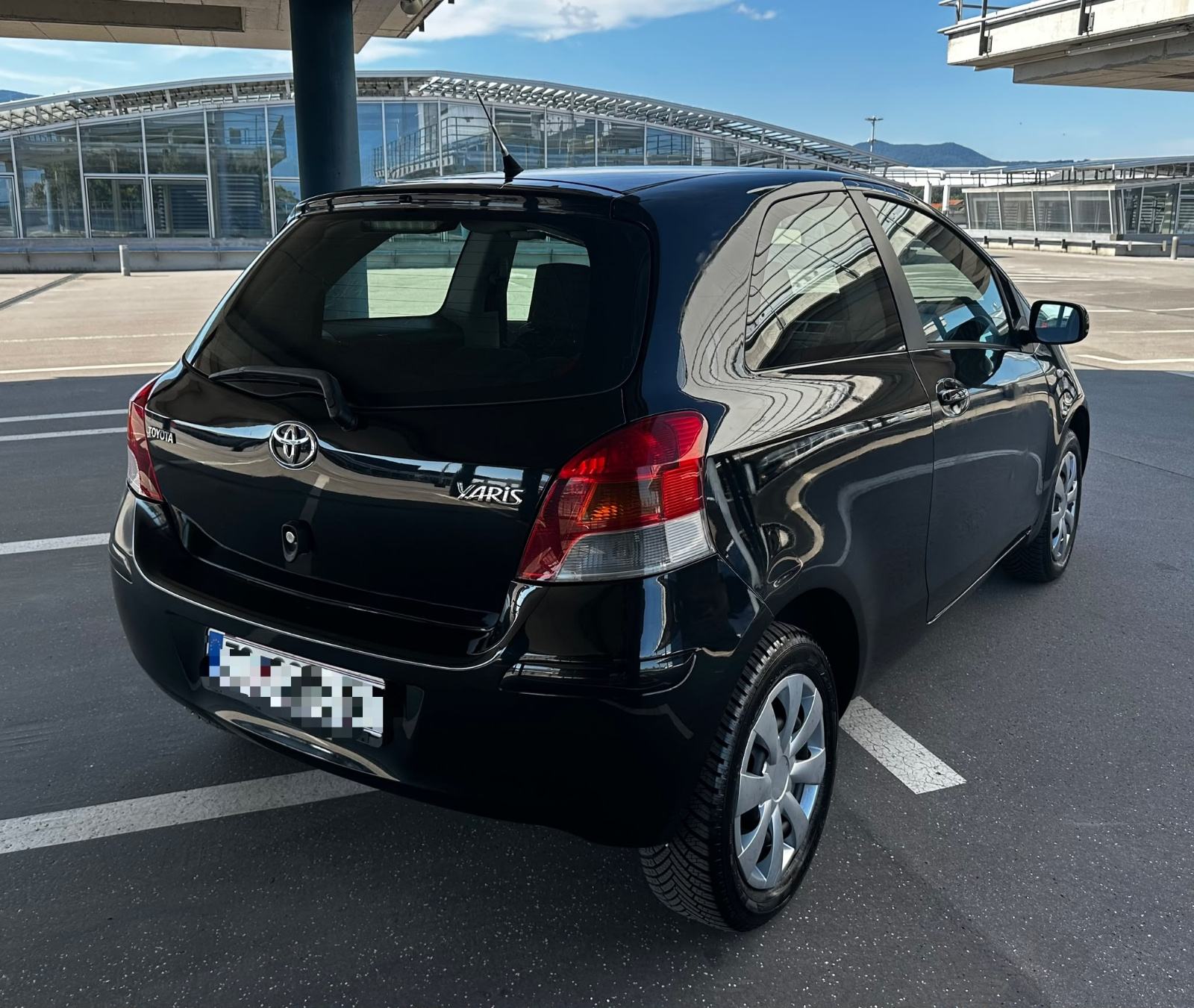 Toyota Yaris 1,0 VVT-i*124TKM*Klima*Reg. 10/2026*Odlično stanje*, fotografija 6