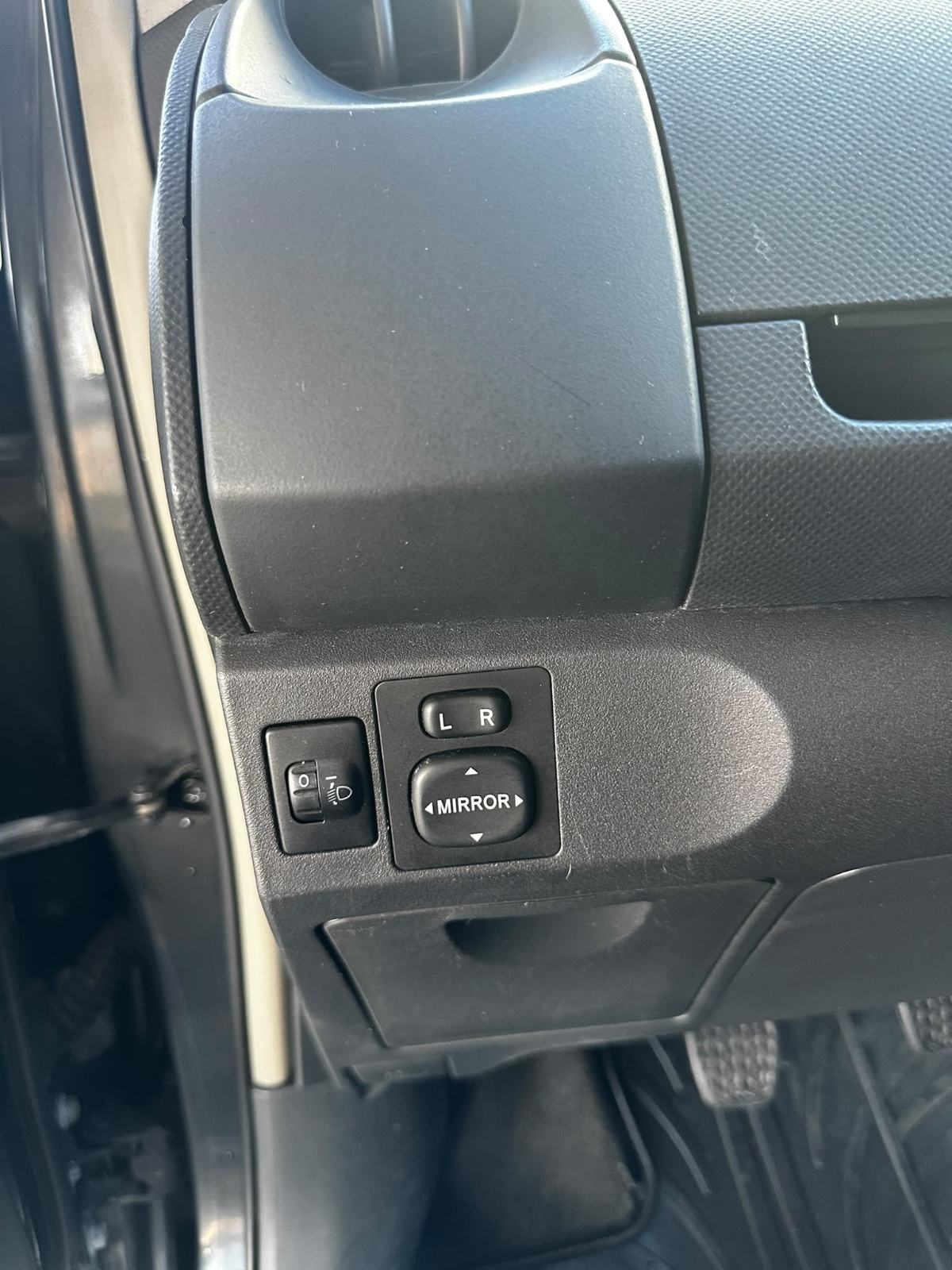 Toyota Yaris 1,0 VVT-i*124TKM*Klima*Reg. 10/2026*Odlično stanje*, fotografija 19