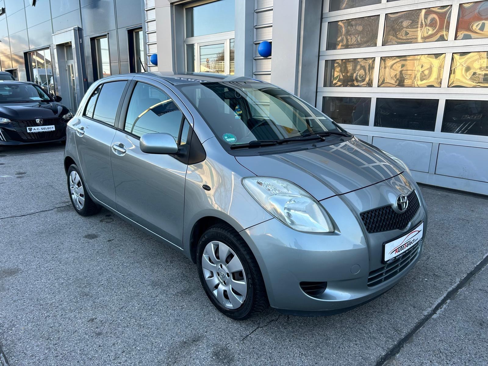 Toyota Yaris 1,0 VVT-i - 140.000km - SERVISNA - GARANCIJA - REG.1.GOD!, fotografija 2