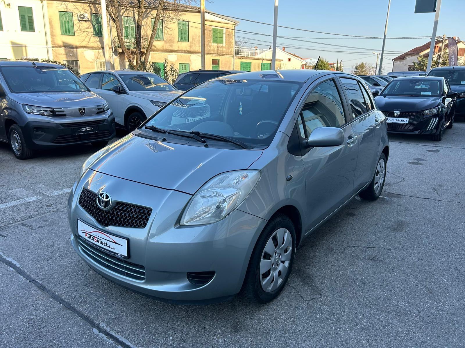 Toyota Yaris 1,0 VVT-i - 140.000km - SERVISNA - GARANCIJA - REG.1.GOD!, fotografija 1