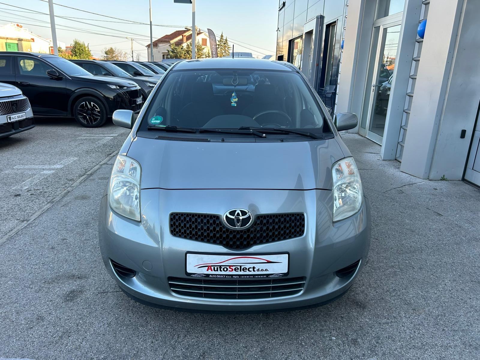 Toyota Yaris 1,0 VVT-i - 140.000km - SERVISNA - GARANCIJA - REG.1.GOD!, fotografija 3