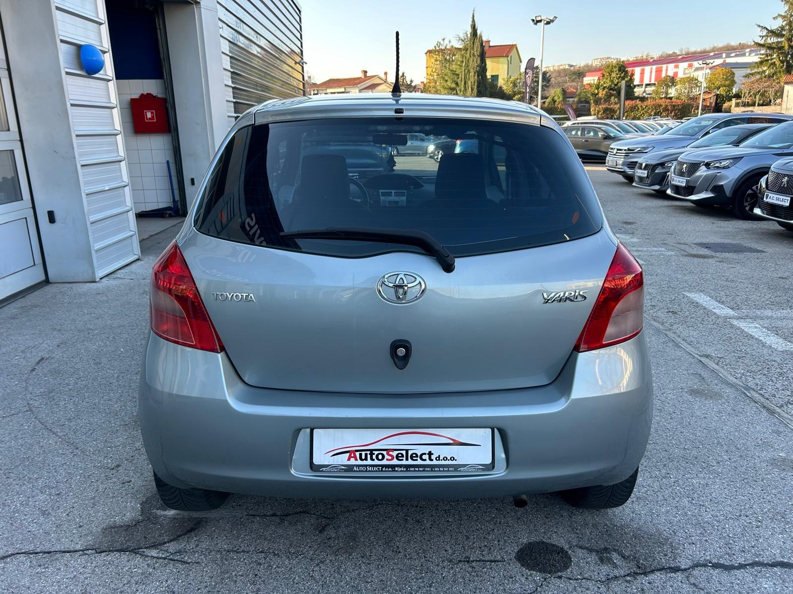 Toyota Yaris 1,0 VVT-i - 140.000km - SERVISNA - GARANCIJA - REG.1.GOD!, fotografija 7