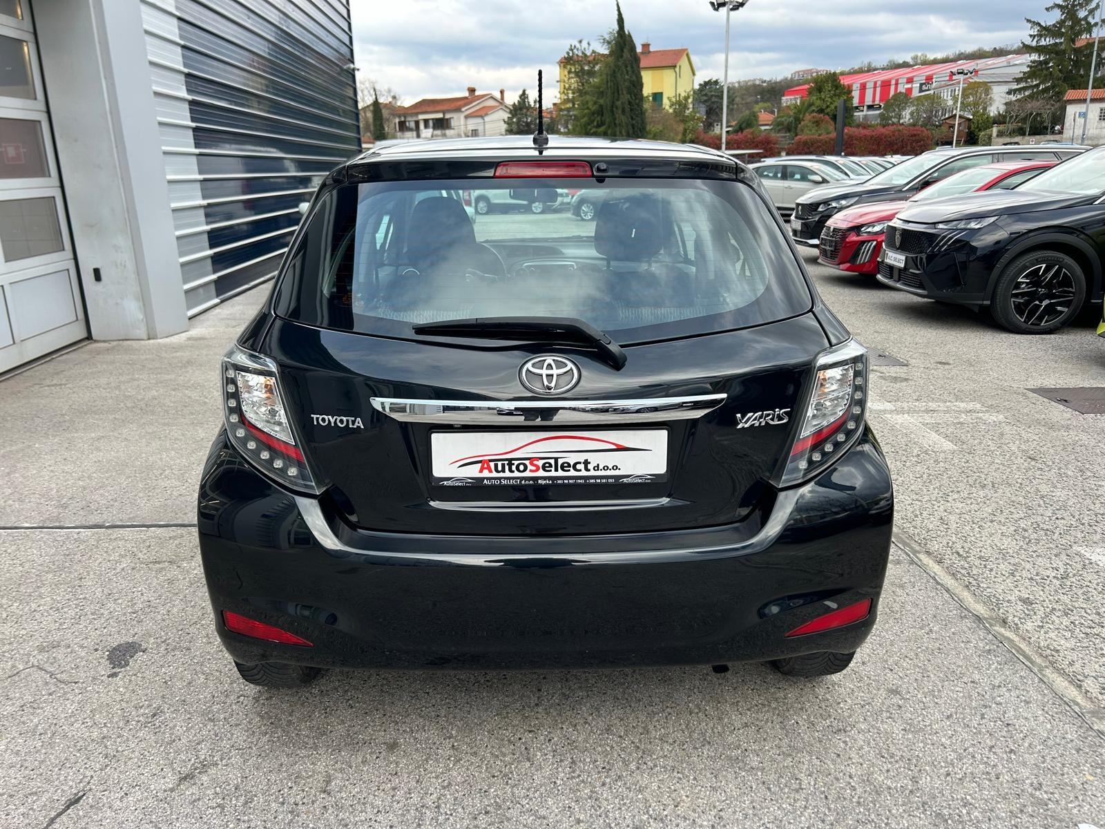 Toyota Yaris 1,0 VVT-i - 160.000KM - SERVIS - GARANCIJA - REG 1 GOD!!, fotografija 6