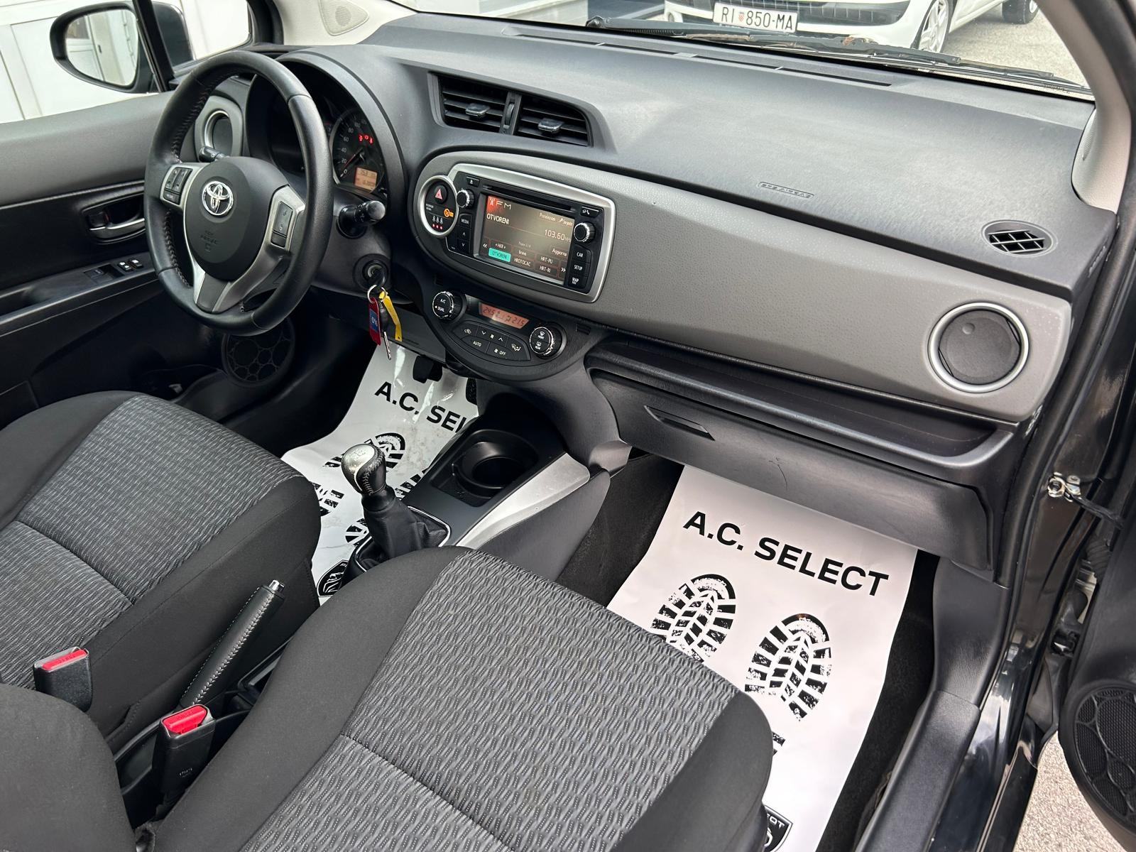 Toyota Yaris 1,0 VVT-i - 160.000KM - SERVIS - GARANCIJA - REG 1 GOD!!, fotografija 16