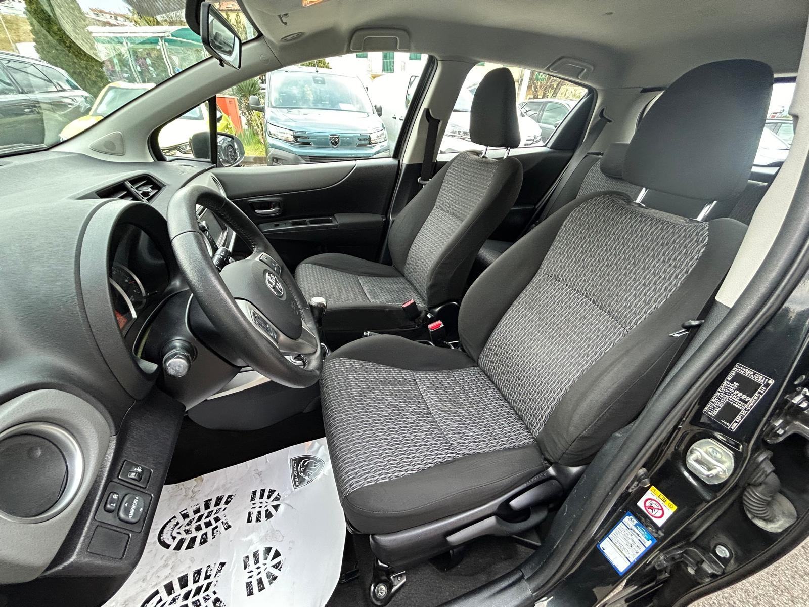 Toyota Yaris 1,0 VVT-i - 160.000KM - SERVIS - GARANCIJA - REG 1 GOD!!, fotografija 17