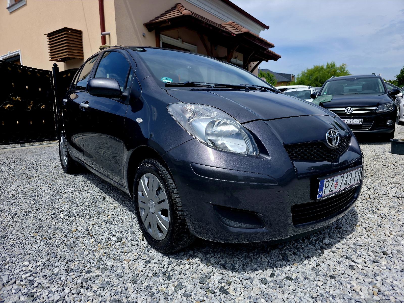 Toyota Yaris 1,0 VVT-i Cool 2011 godina Reg 6/2027, fotografija 2