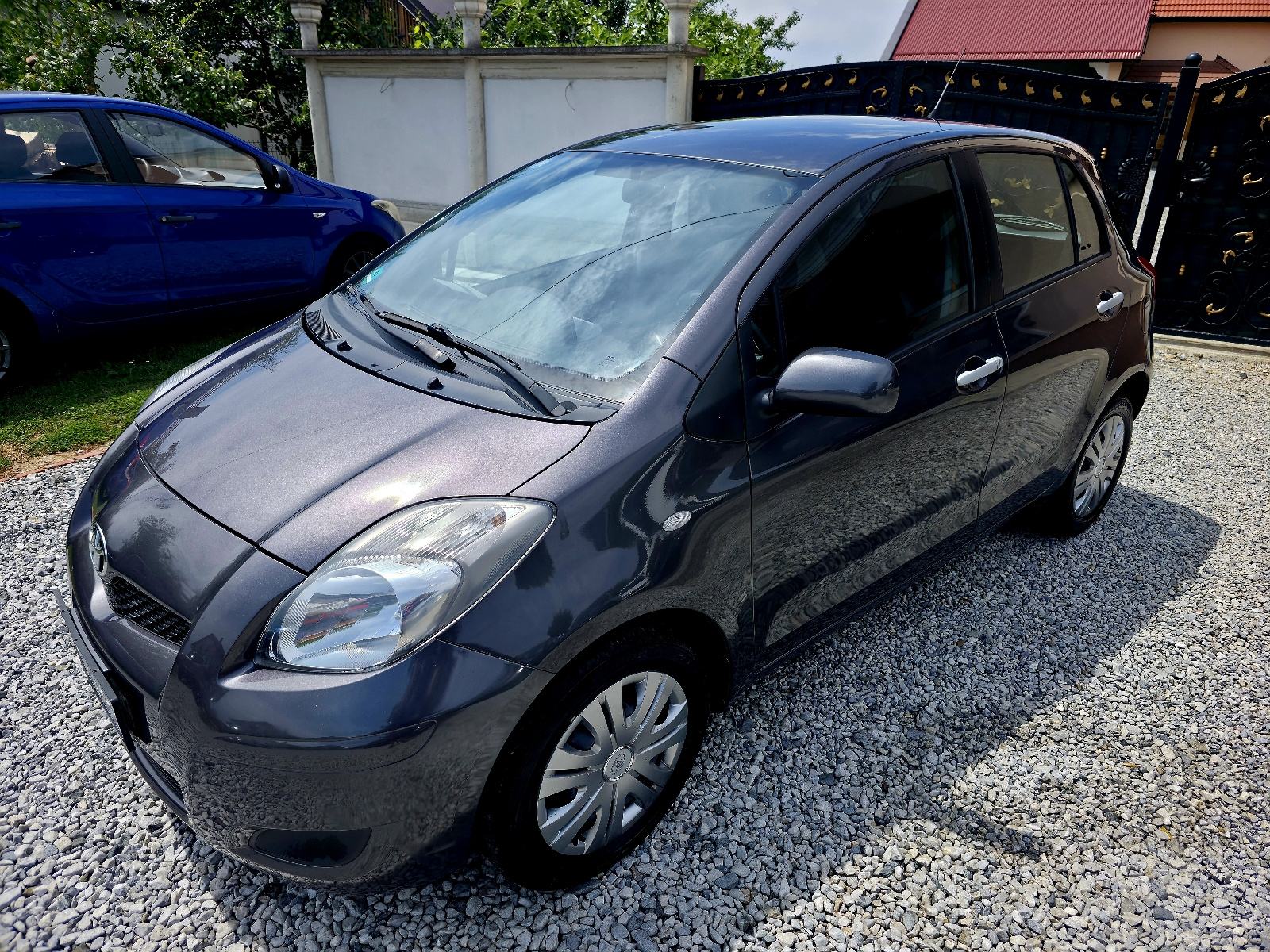 Toyota Yaris 1,0 VVT-i Cool 2011 godina Reg 6/2027, fotografija 3