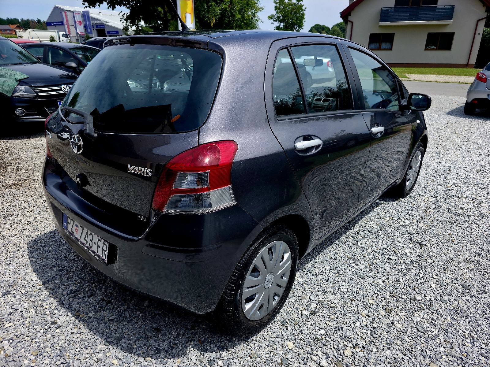 Toyota Yaris 1,0 VVT-i Cool 2011 godina Reg 6/2027, fotografija 9