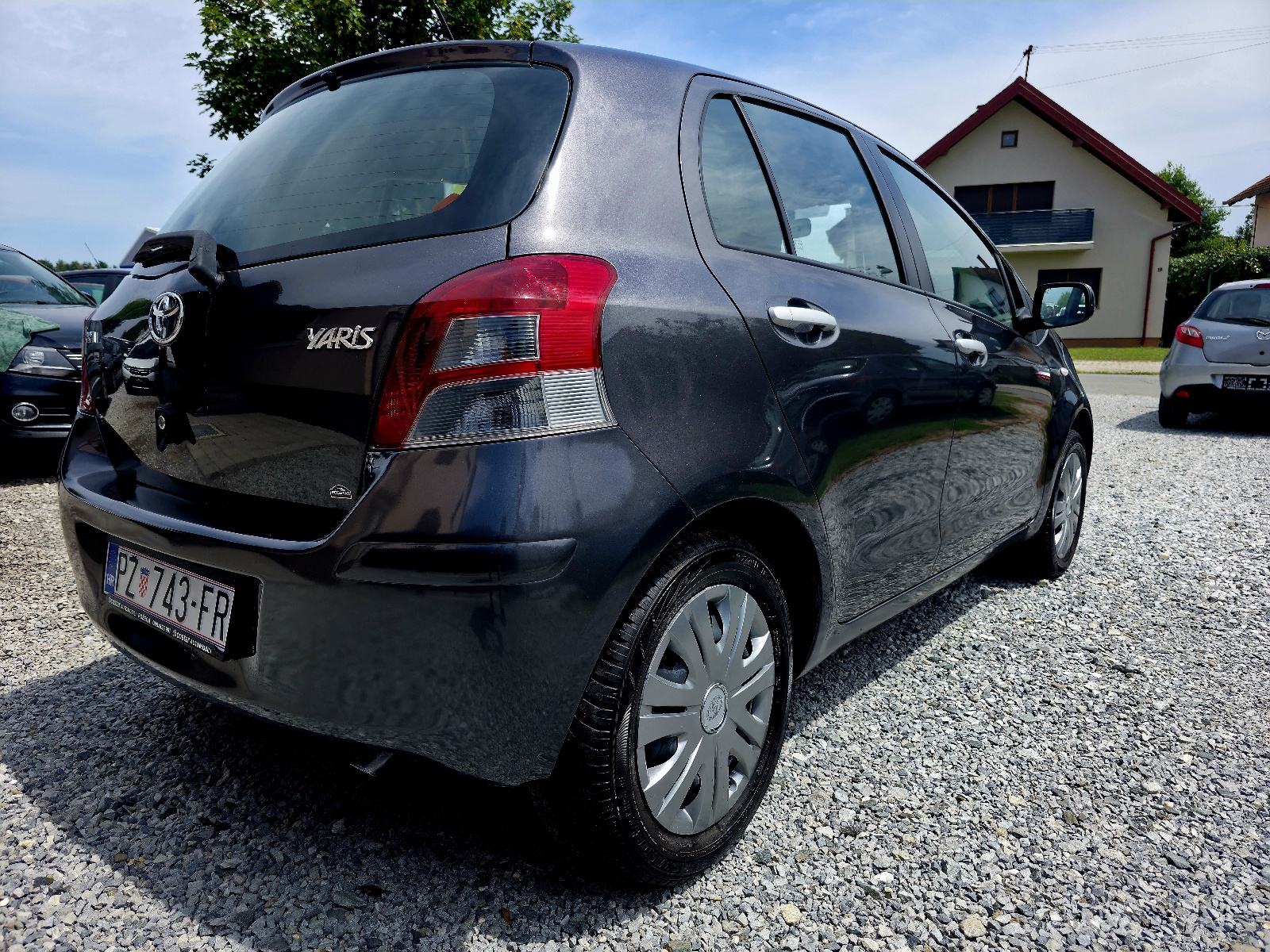 Toyota Yaris 1,0 VVT-i Cool 2011 godina Reg 6/2027, fotografija 10