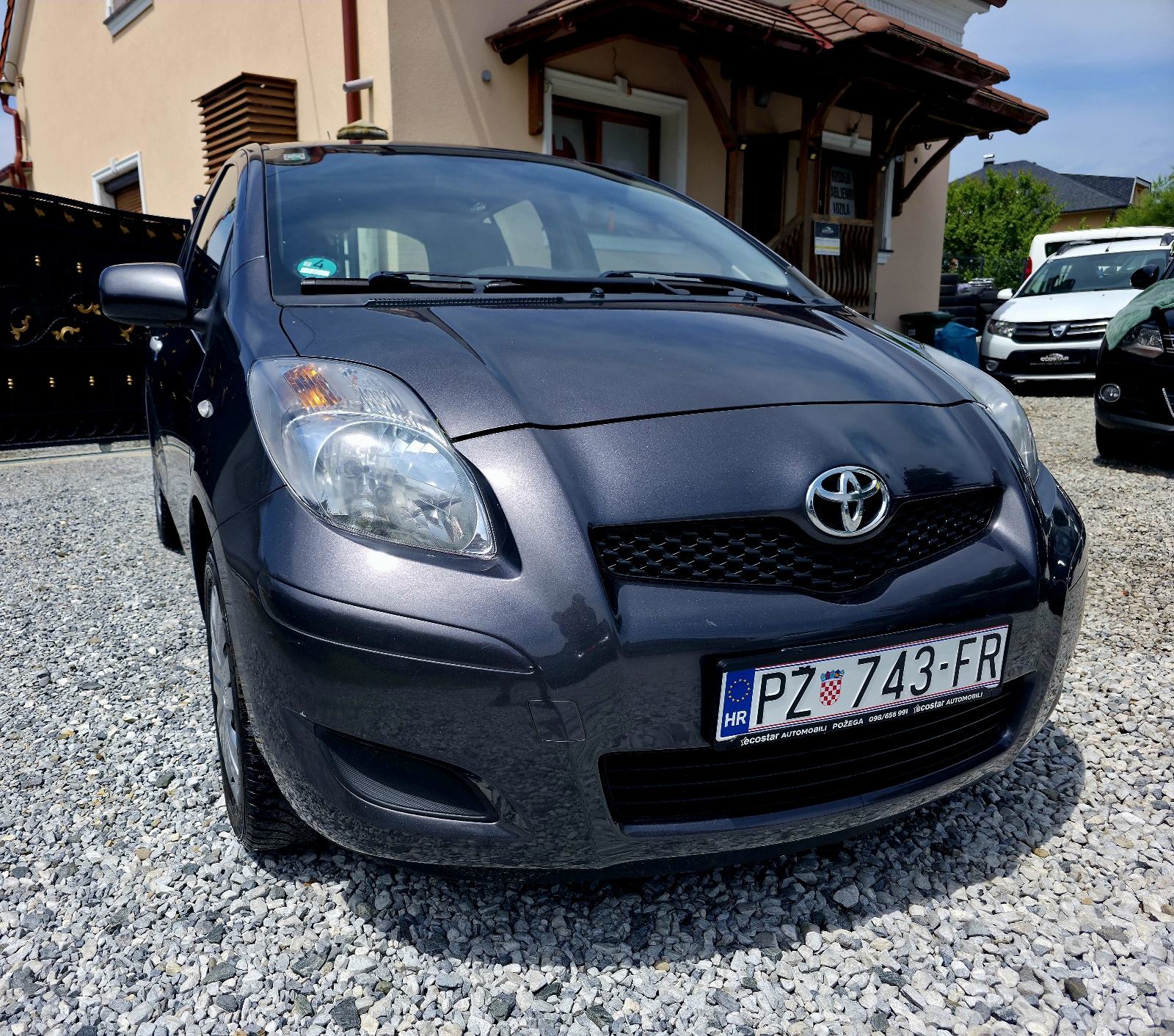 Toyota Yaris 1,0 VVT-i Cool 2011 godina Reg 6/2027, fotografija 7