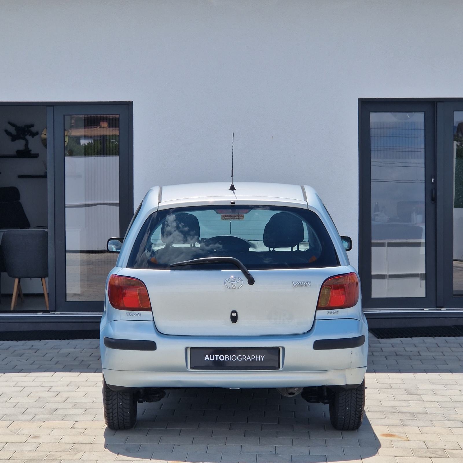 Toyota Yaris 1,0 VVT-i KLIMA● 149.oookm● HR auto● REG 06/2027, fotografija 6