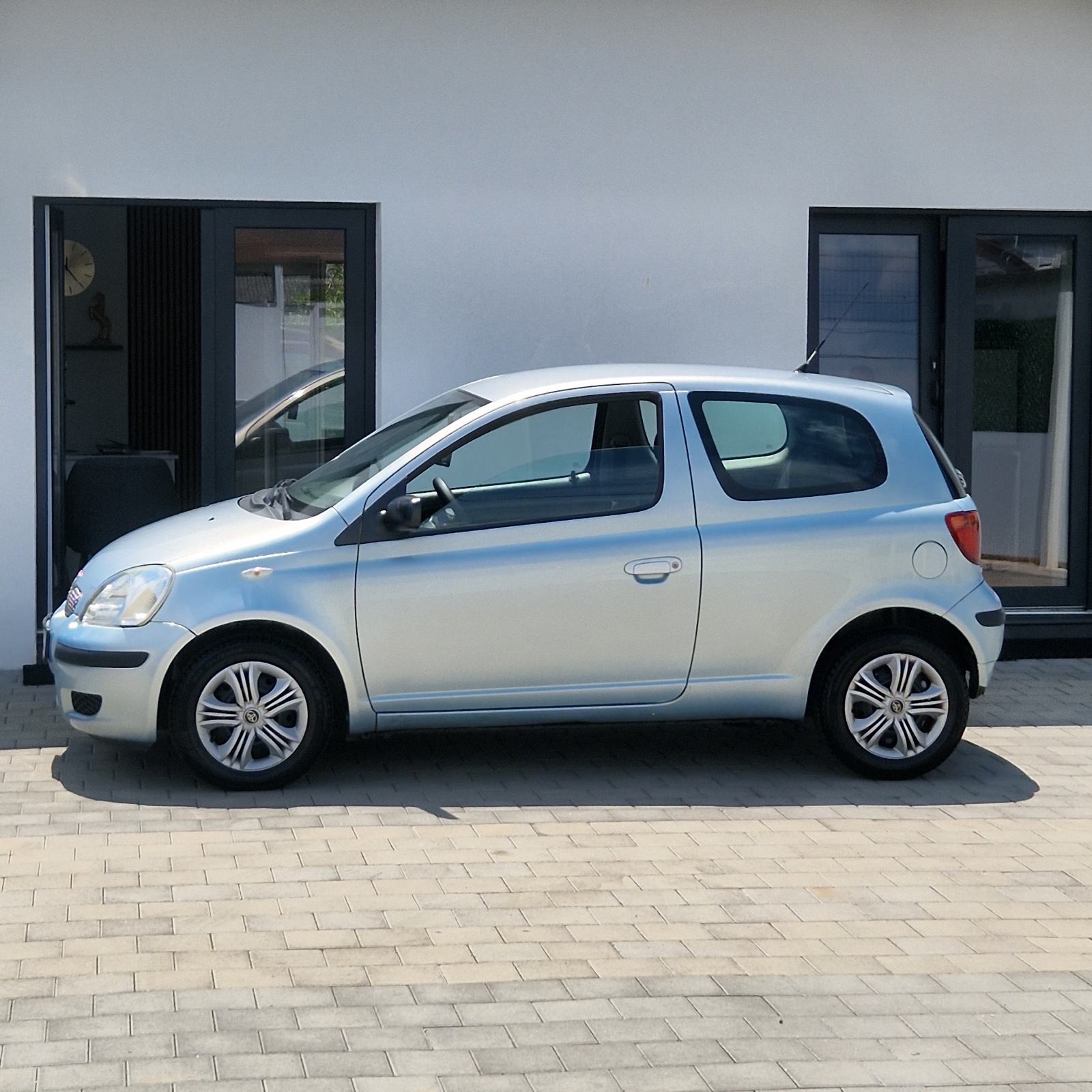 Toyota Yaris 1,0 VVT-i KLIMA● 149.oookm● HR auto● REG 06/2027, fotografija 8