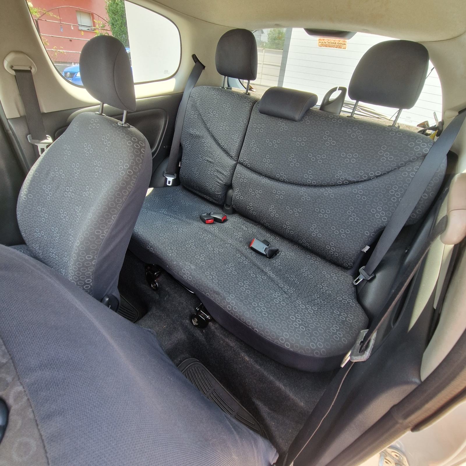 Toyota Yaris 1,0 VVT-i KLIMA● 149.oookm● HR auto● REG 06/2027, fotografija 13