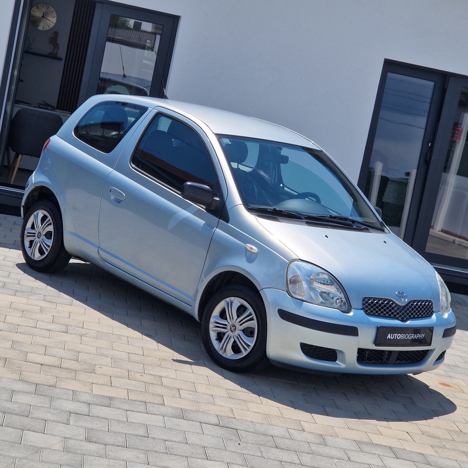Toyota Yaris 1,0 VVT-i KLIMA● 149.oookm● HR auto● REG 06/2027, fotografija 3