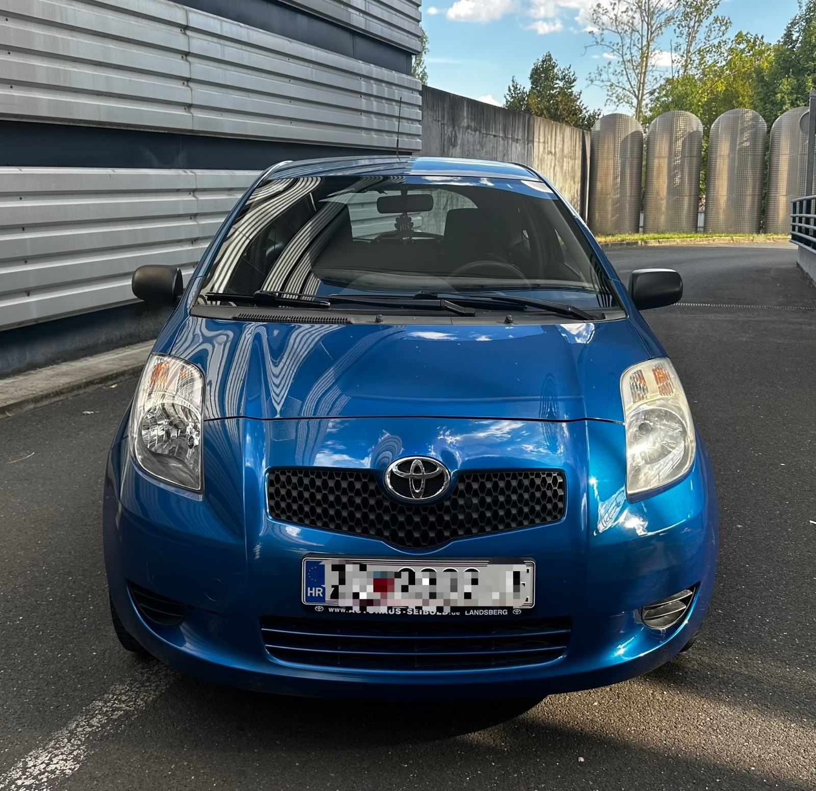 Toyota Yaris 1,0 VVT-i*Klima*Servisna*Odlično stanje*, fotografija 3