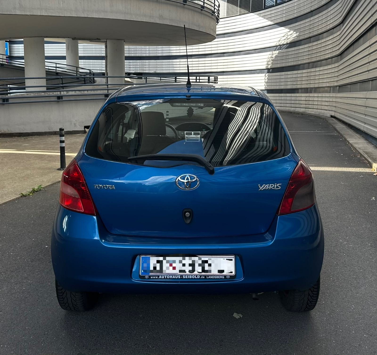 Toyota Yaris 1,0 VVT-i*Klima*Servisna*Odlično stanje*, fotografija 6