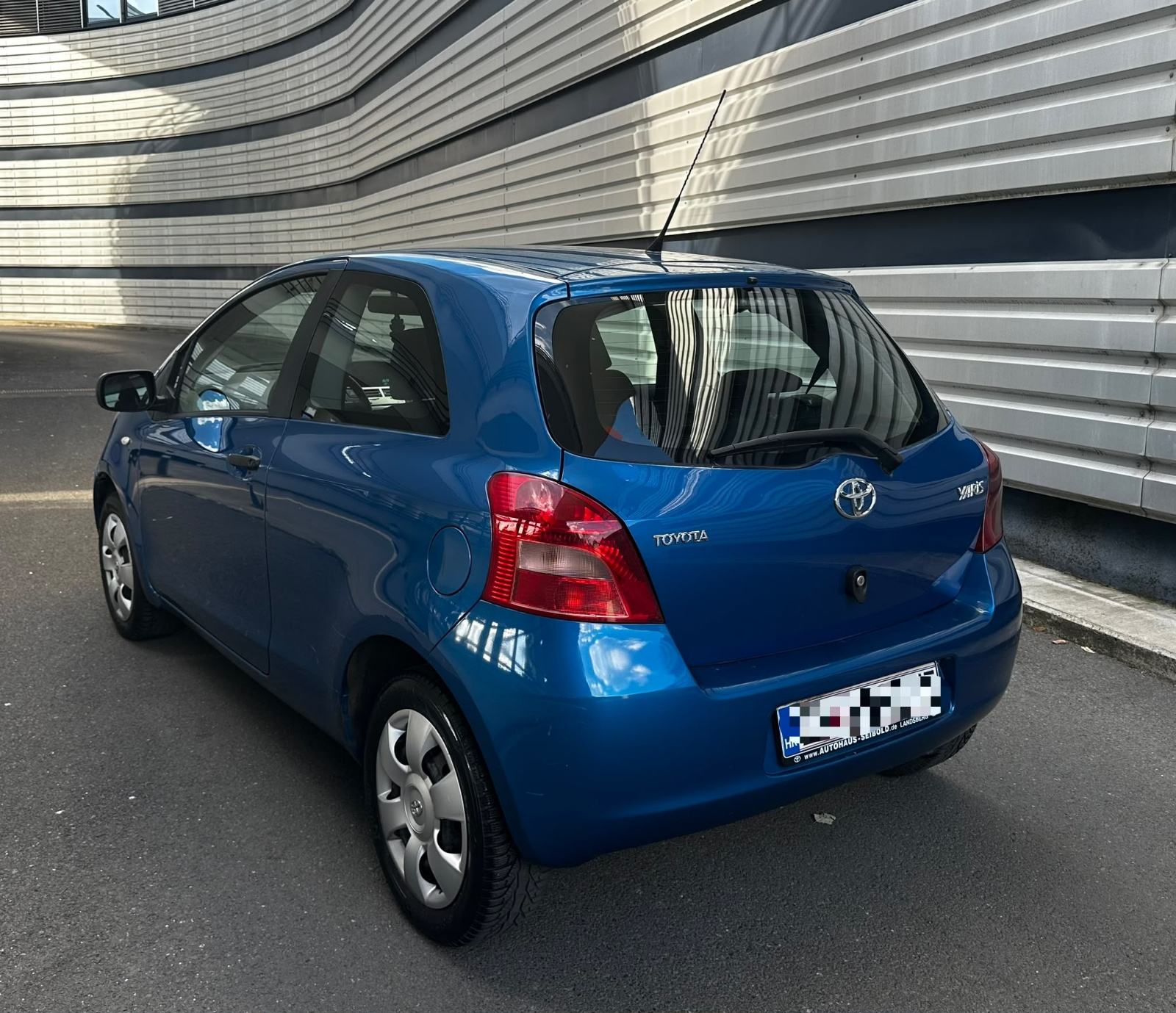 Toyota Yaris 1,0 VVT-i*Klima*Servisna*Odlično stanje*, fotografija 5