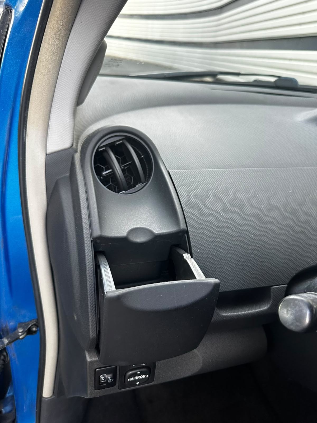 Toyota Yaris 1,0 VVT-i*Klima*Servisna*Odlično stanje*, fotografija 17