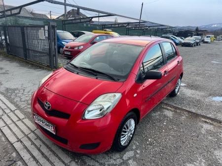 Toyota Yaris 1,0 VVT-i / REG 1 GOD / 5 VRATA !!, fotografija 4