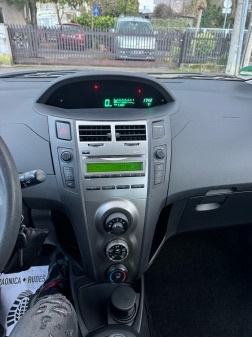 Toyota Yaris 1,0 VVT-i / REG 1 GOD / 5 VRATA !!, fotografija 16