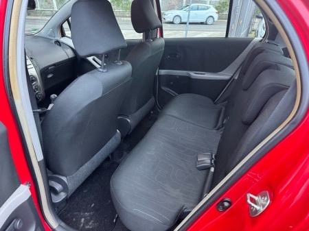 Toyota Yaris 1,0 VVT-i / REG 1 GOD / 5 VRATA !!, fotografija 18