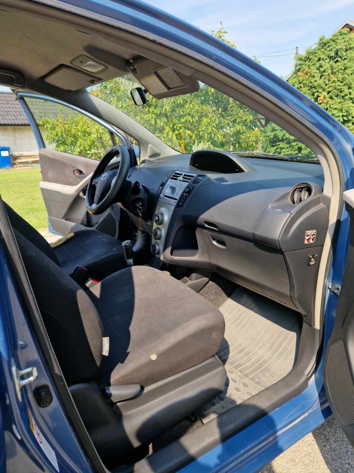 Toyota Yaris 1,0 VVT-i, fotografija 2