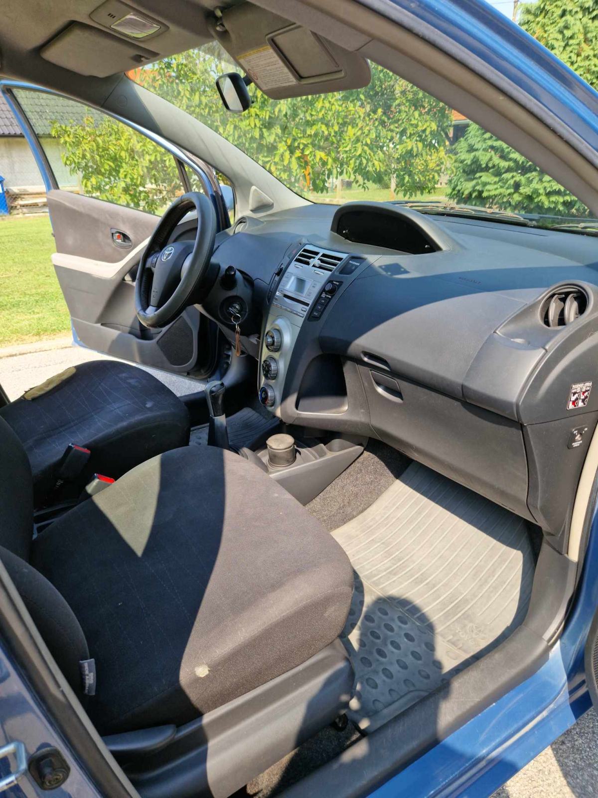 Toyota Yaris 1,0 VVT-i, fotografija 6