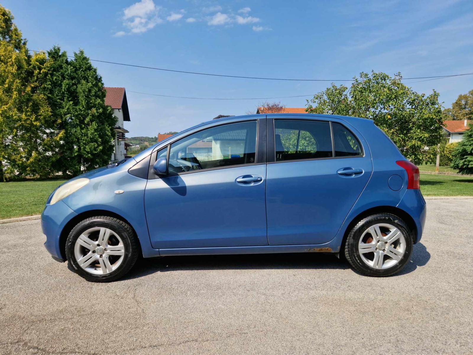 Toyota Yaris 1,0 VVT-i, fotografija 7
