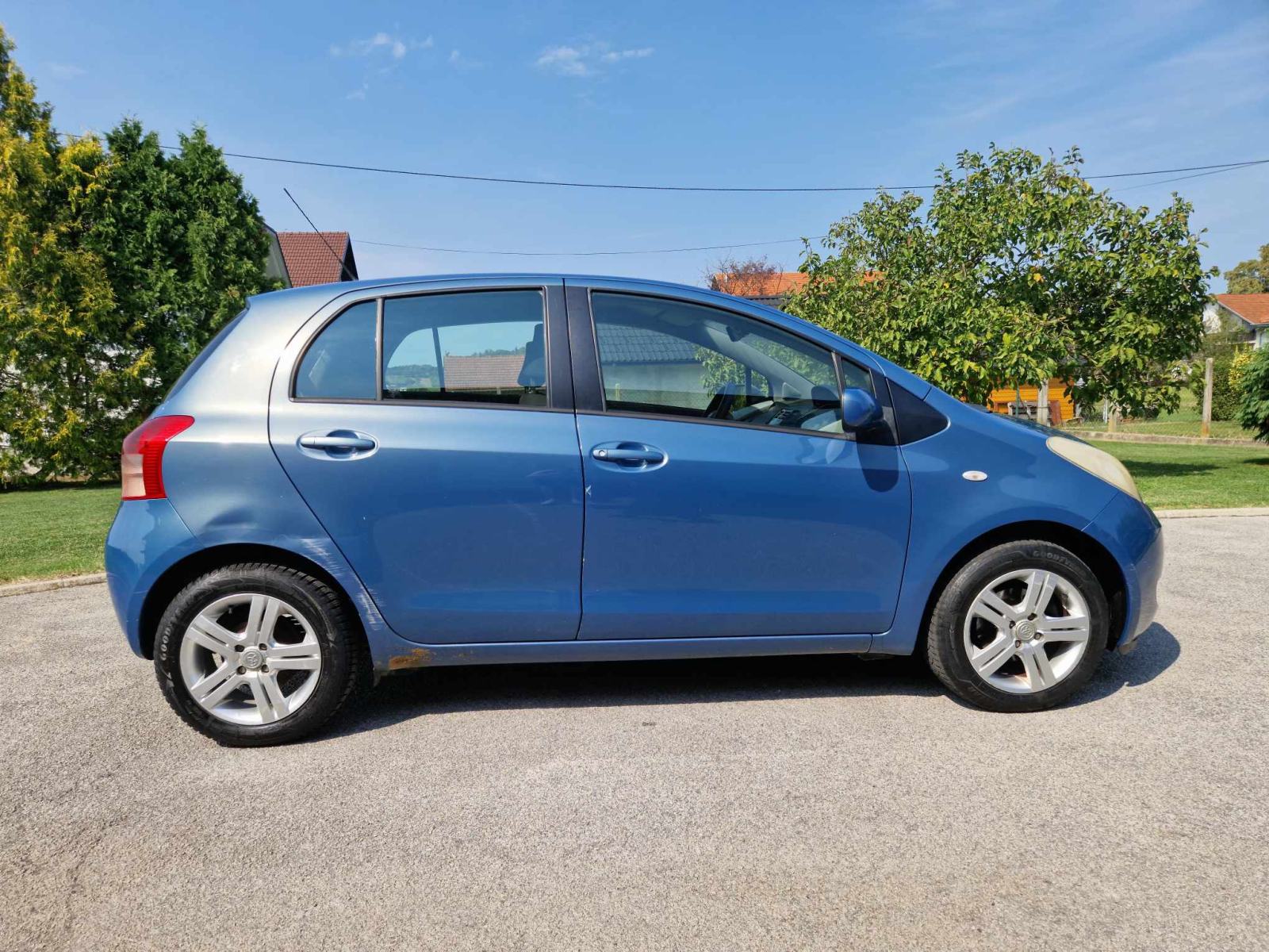 Toyota Yaris 1,0 VVT-i, fotografija 8