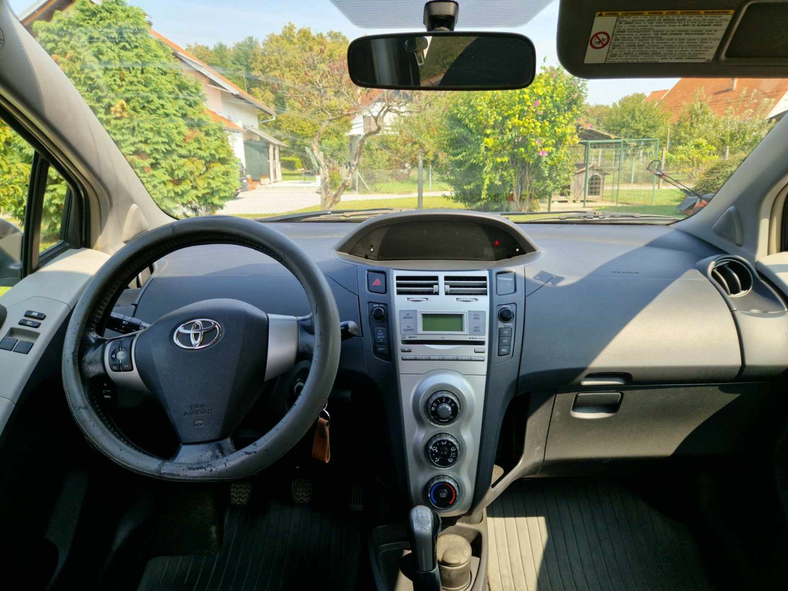 Toyota Yaris 1,0 VVT-i, fotografija 9
