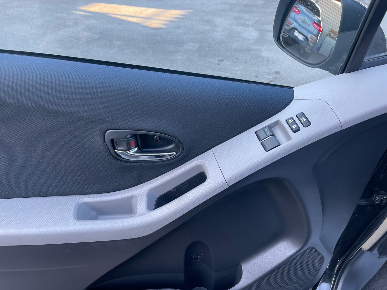 Toyota Yaris 1,0 VVT-i !!, fotografija 7