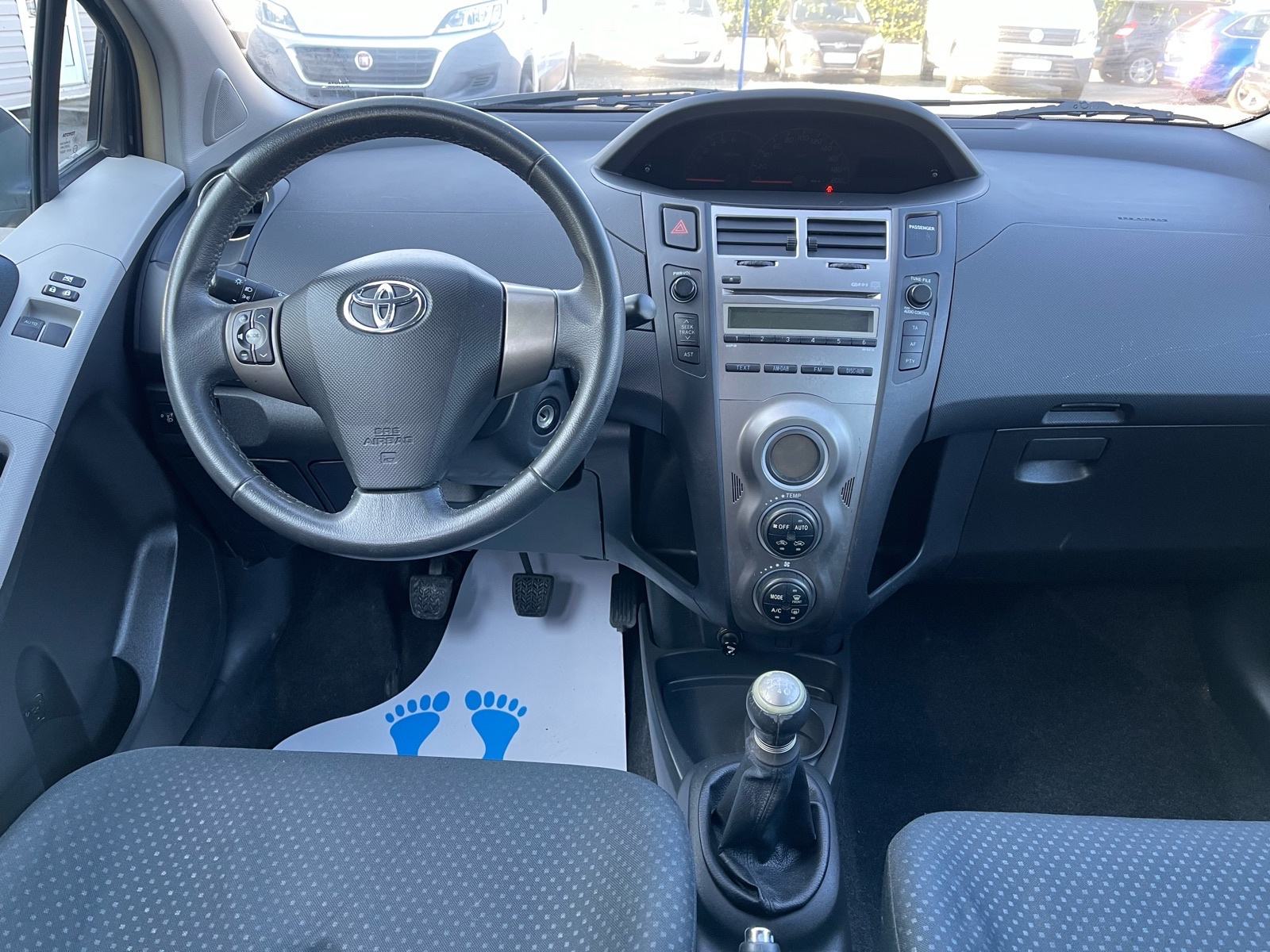 Toyota Yaris 1,0 VVT-i !!, fotografija 11