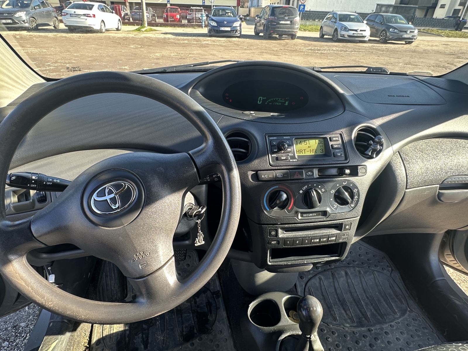 Toyota Yaris 1,0 reg 5/27 173tkm, fotografija 10