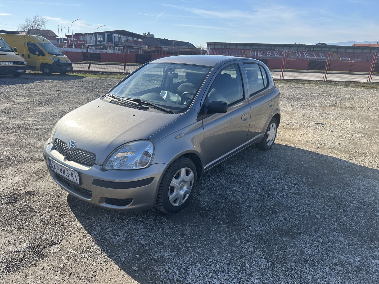 Toyota Yaris 1,0 reg 5/27 173tkm, fotografija 2