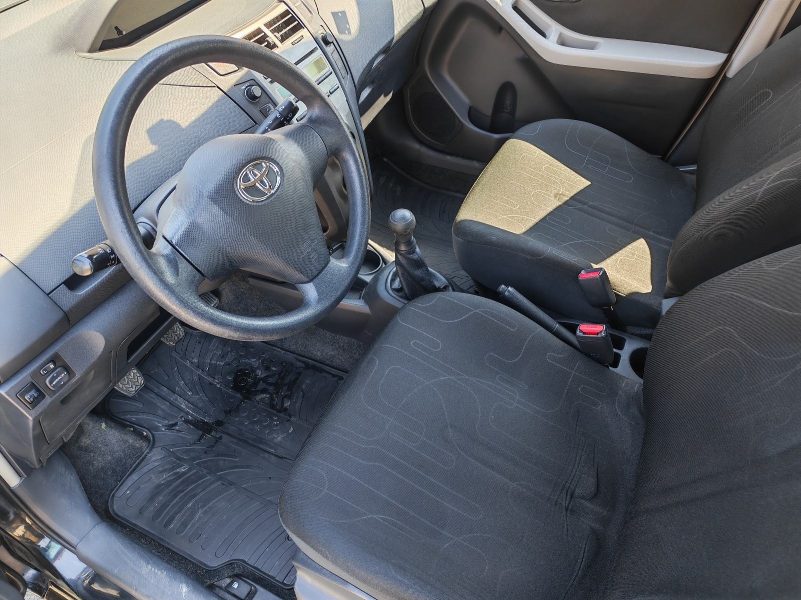 Toyota Yaris 1,0 VVT-i, fotografija 6