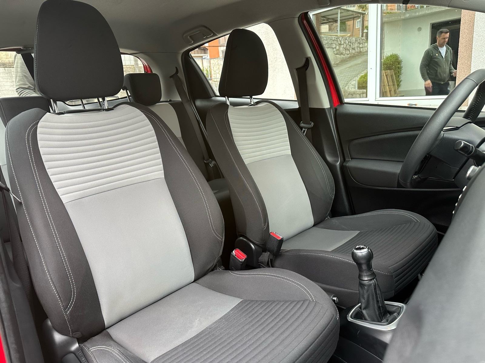 Toyota Yaris 1,0 VVT-i LANE ASSIST - PARKING KAMERA - GARANCIJA-SERVIS, fotografija 20